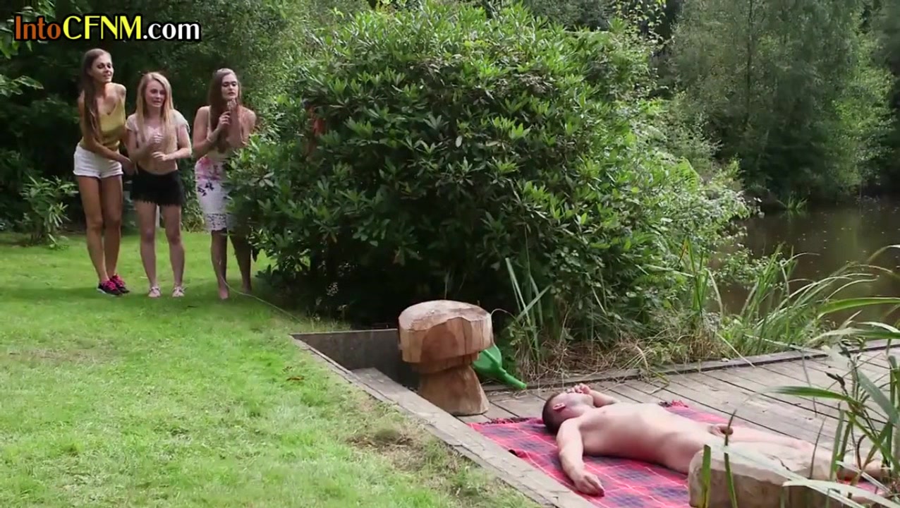 CFNM babes HJ and BJ group action outdoor for lucky neighbor