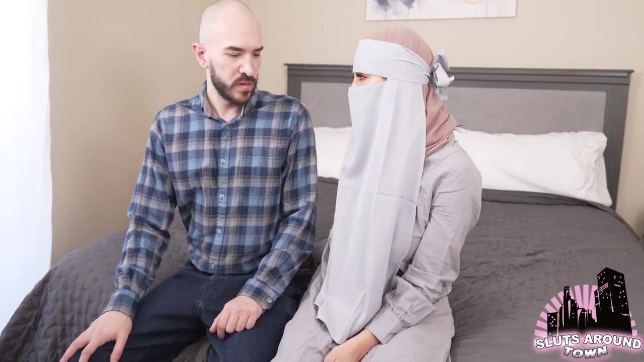 Arabic Ministers Wife Fucks Her Bodyguard - Sasha Pearl And Hot Milf