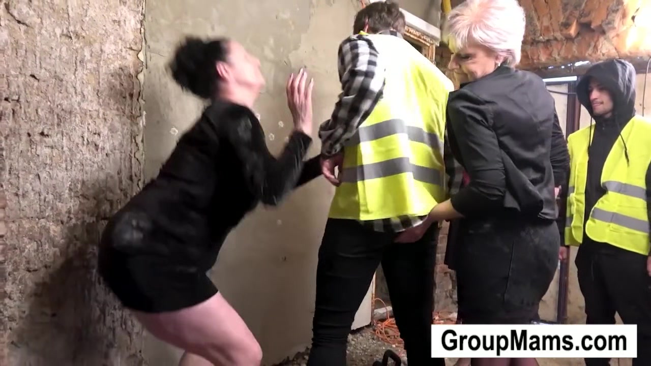 Glory Holes for Horny Grannies - Groupmams