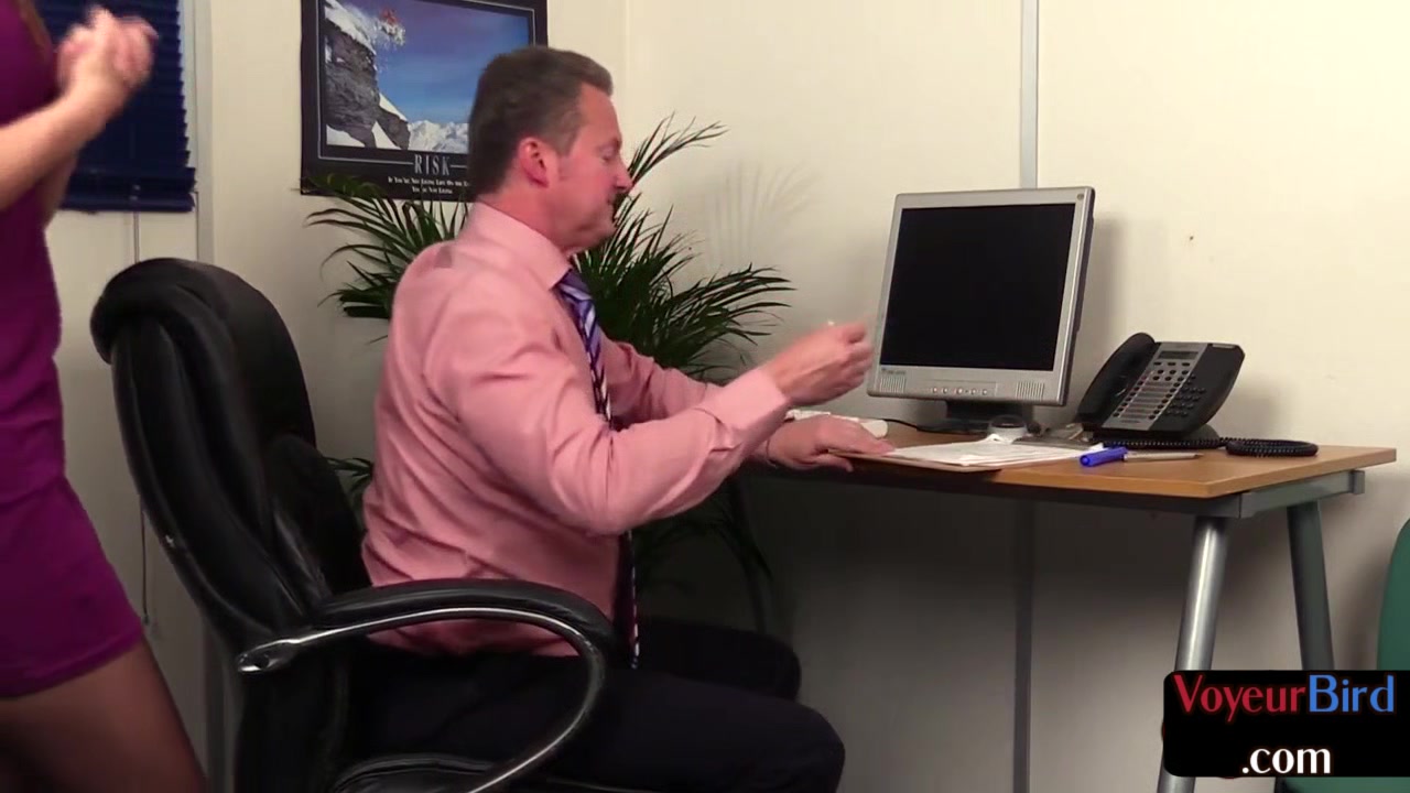 CFNM encourages jerker in duo while teasing body