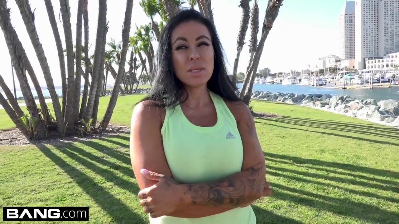 MILF Simone Garza's pussy is ready for a workout