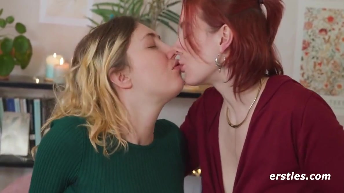 Lesbian Powerplay That Gets Under Your Skin - Muriel La Roja And Lindsey Cruz