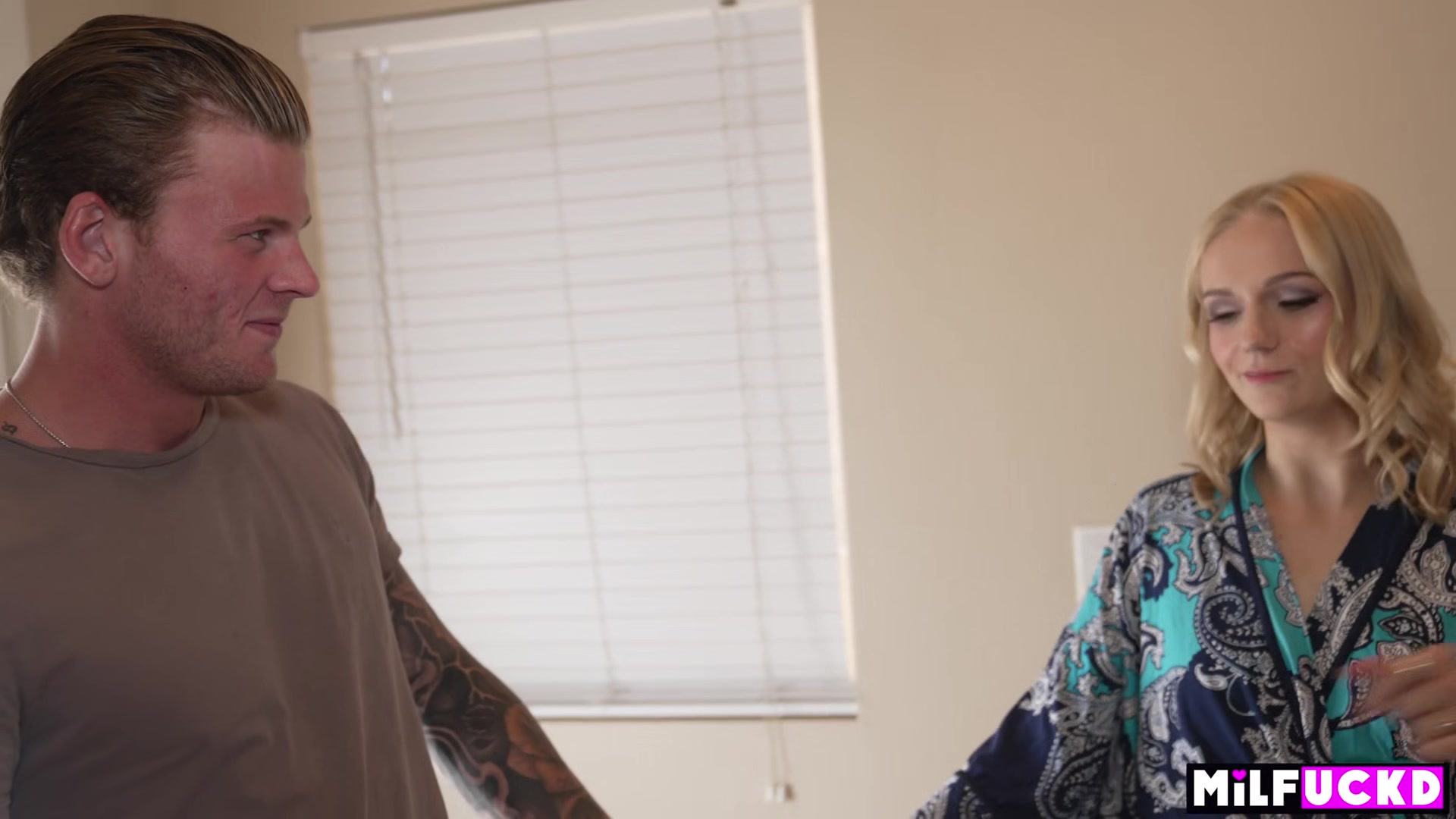 Single Parent Uses Her Time Off To Hook Up