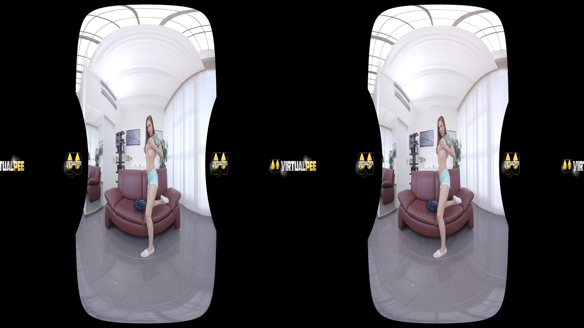 Antonia Sainz in Playful Pee - VirtualPee