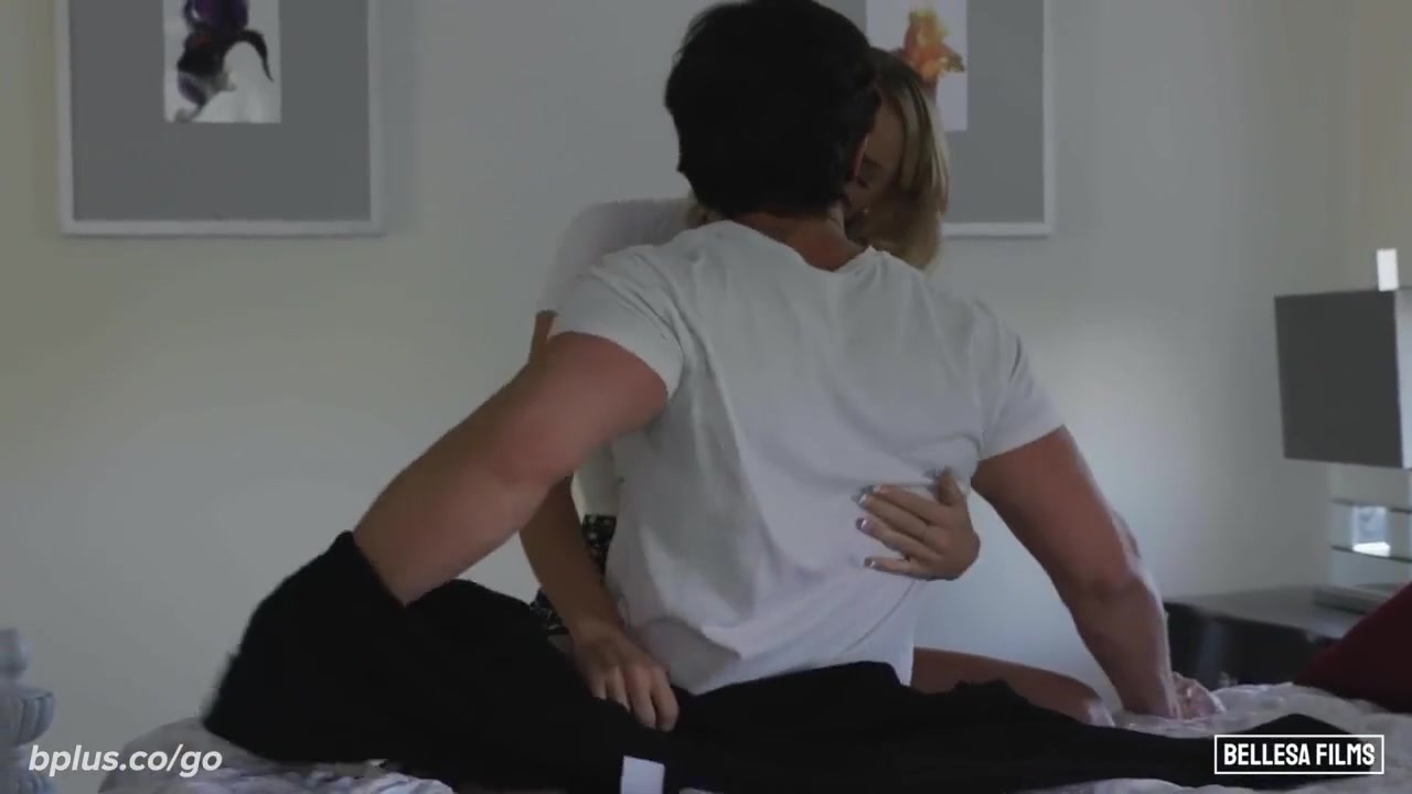 Emma Hix And Seth Gamble - Seth Fucks Beautiful Blonde Emma After Date