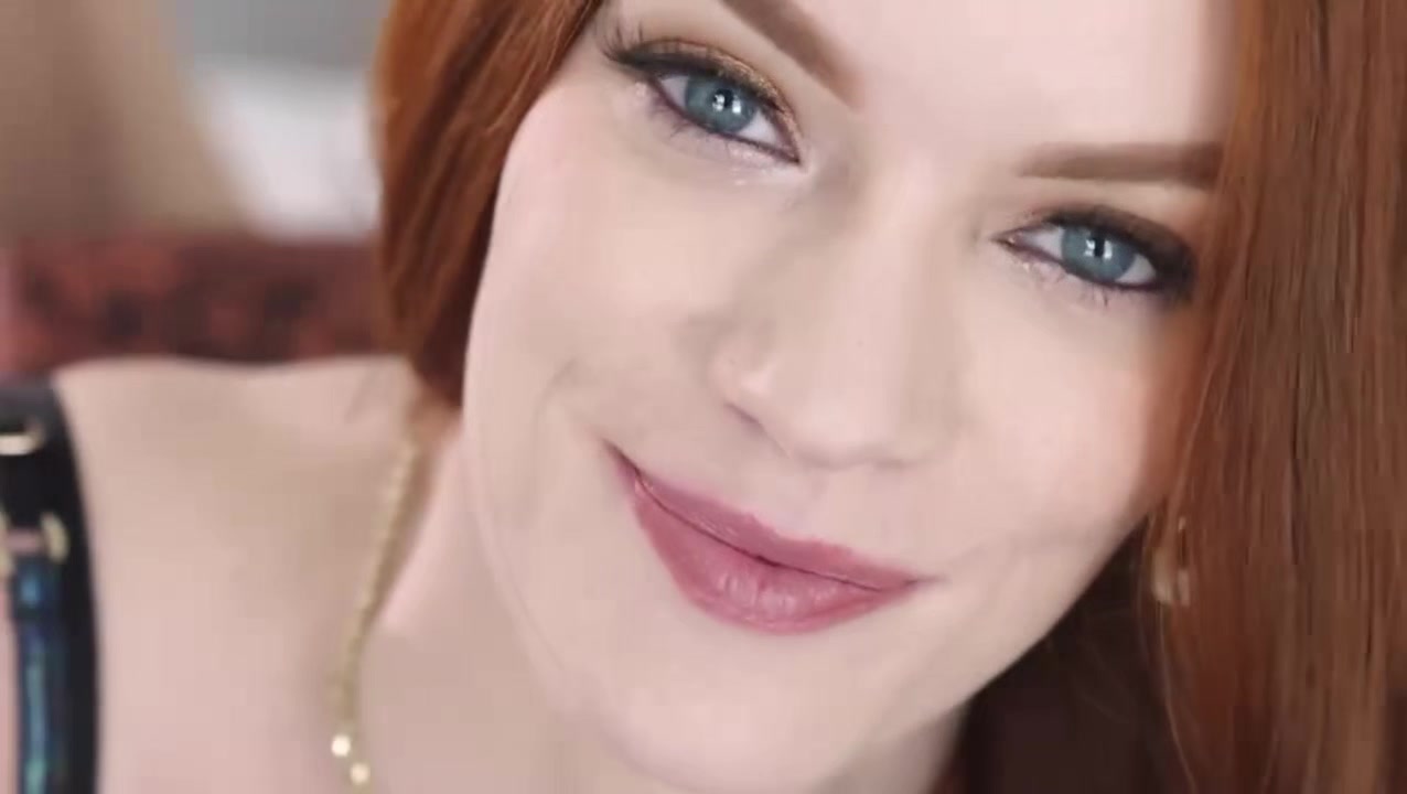 stunning from eyes to toes