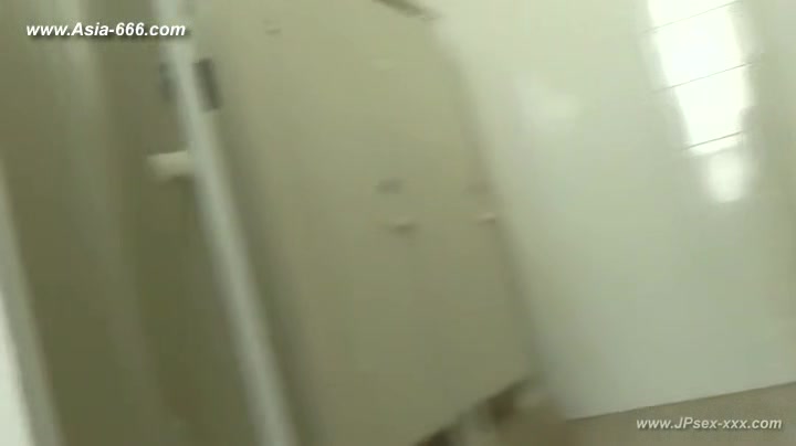 chinese girls go to toilet.109