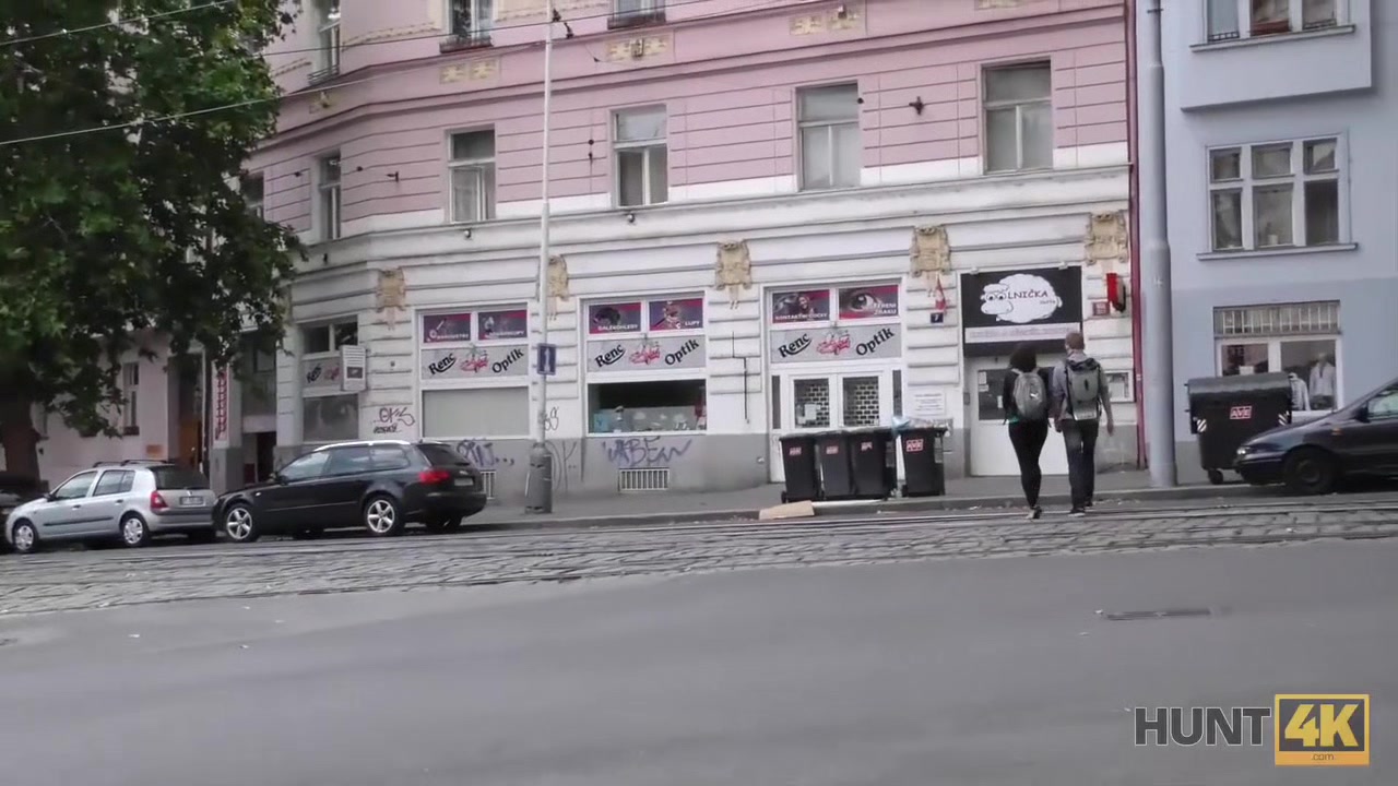HUNT4K. Lavventurosa Denisse e felice di fare sesso per soldi a Praga