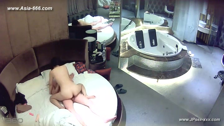 Hackers use the camera to remote monitoring of a lover's home life.341