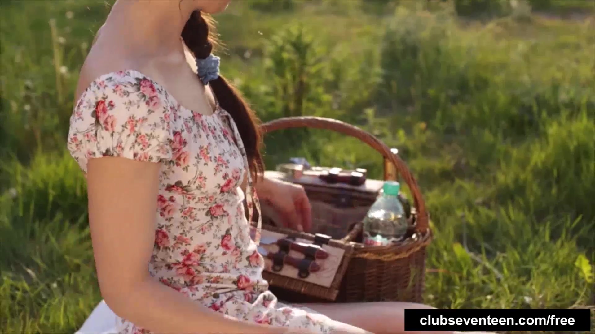 teen 18+ honey takes a fat cock at the picnic