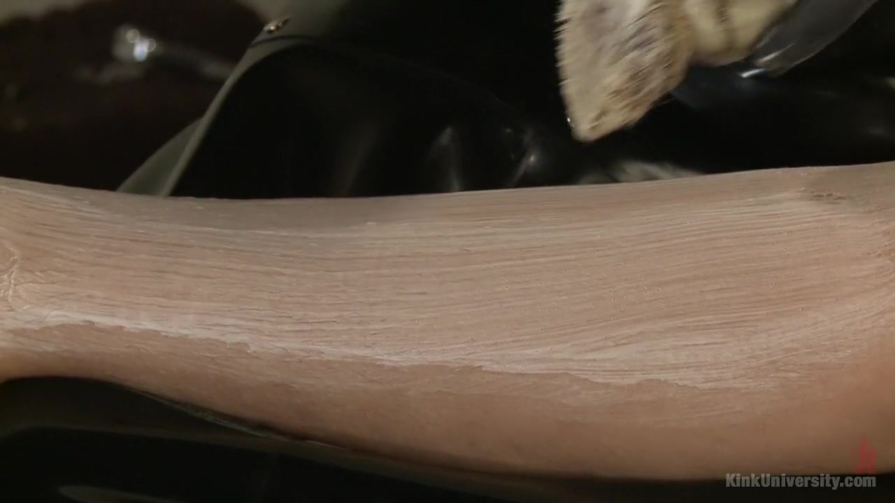 Erotic Shaving - How to Make Your Partner's Pussy Pube-less