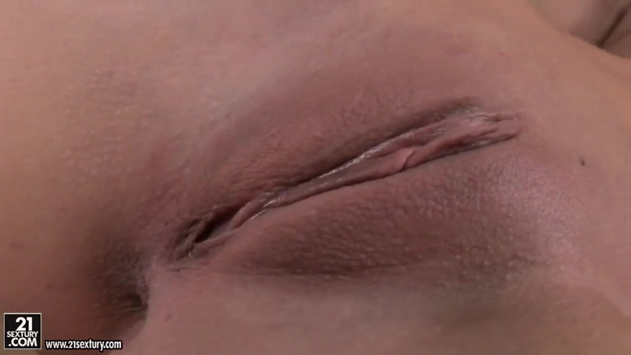 Suzy Black's pussy is made to be fingered rough
