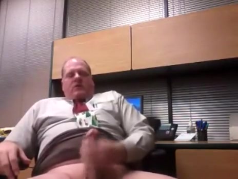 Very hawt Step dad a the office
