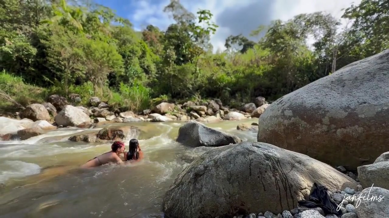 Que Rico - Me Corro Se Humedecen Mis Dedos Con El Cum De En El Rio