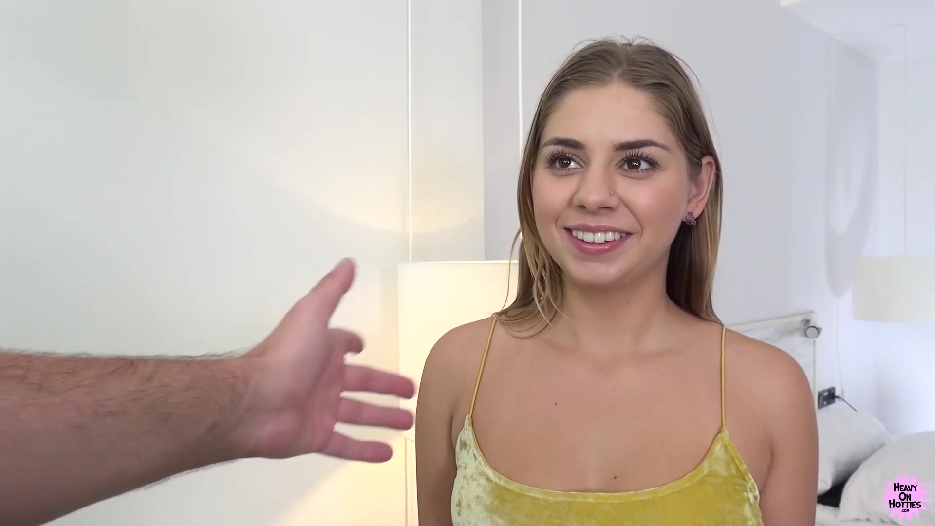 This Little Piggie With Julia Red - HeavyOnHotties