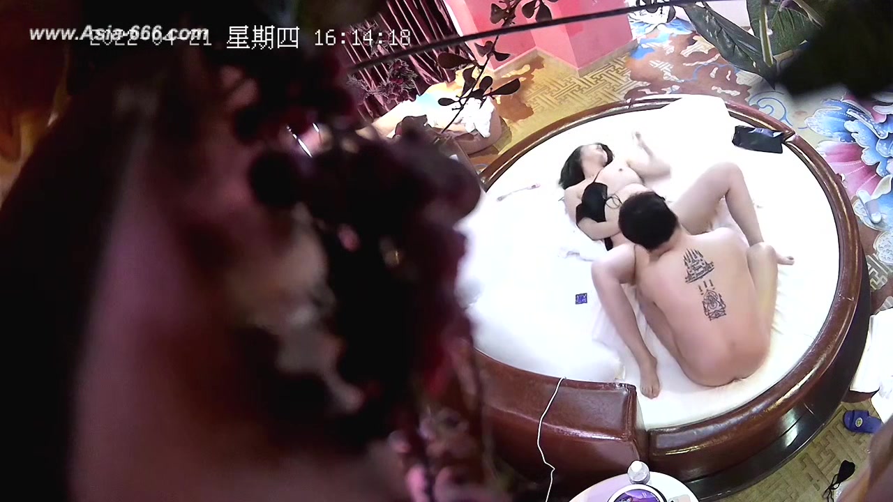 Hackers use the camera to remote monitoring of a lover's home life.567
