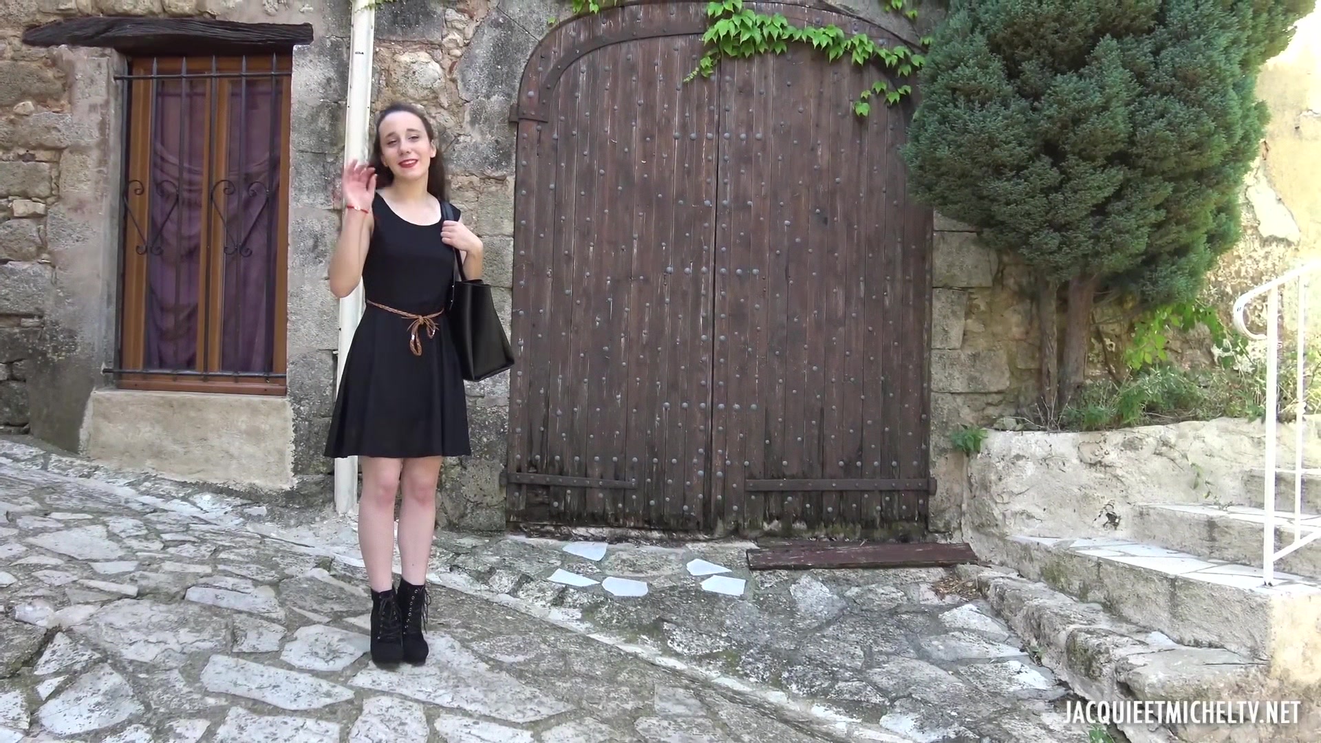 teen 18+ Amandine first time in a threesome