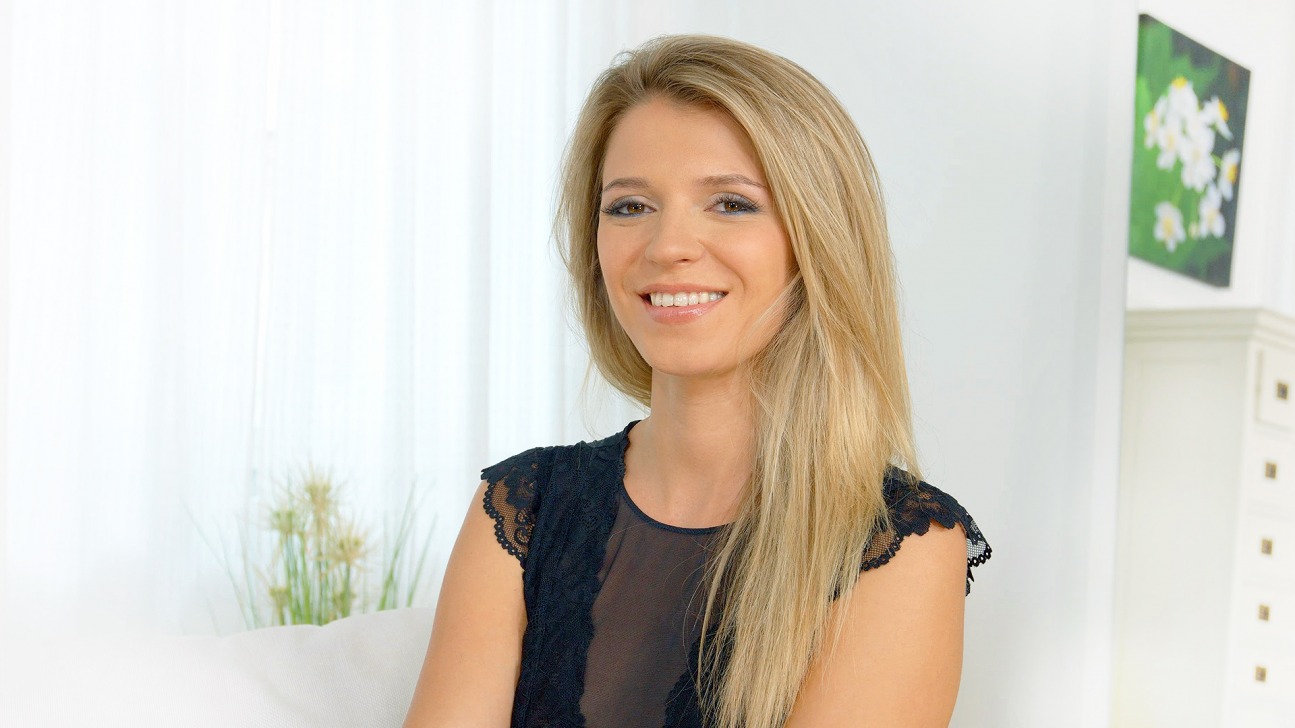 Mary Kalisy in Mary Kalisy Interview - Sapphix