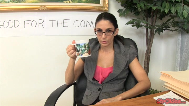 ###ary gives her boss a handie