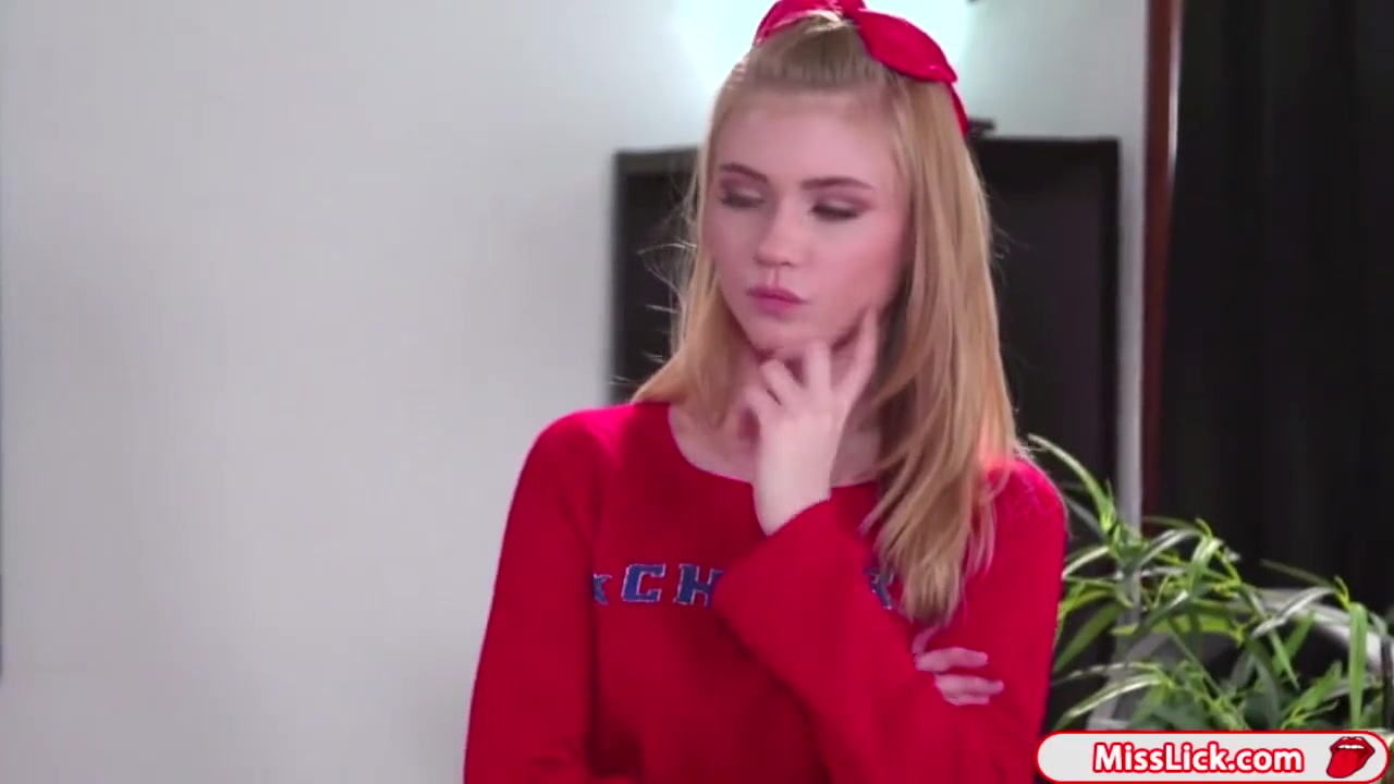 teen 18+ Elena And Hadley And Hannah Enjoy Licking On Sofa