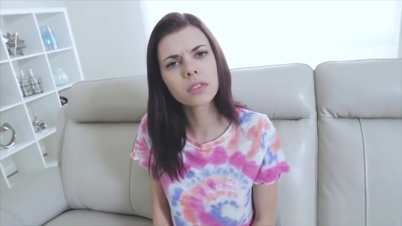 Tomboy stepsis proove her sexuality with a blowjob
