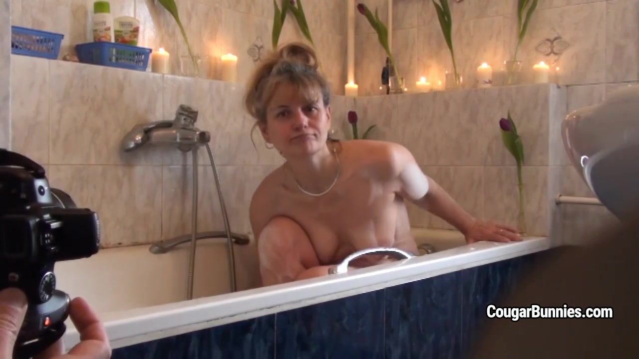 Doris Dawn - Romantic Bath With Candles