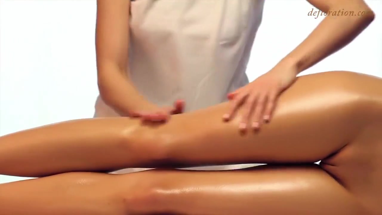 Sexy Babe Vera Moans Hard On Her First Massage