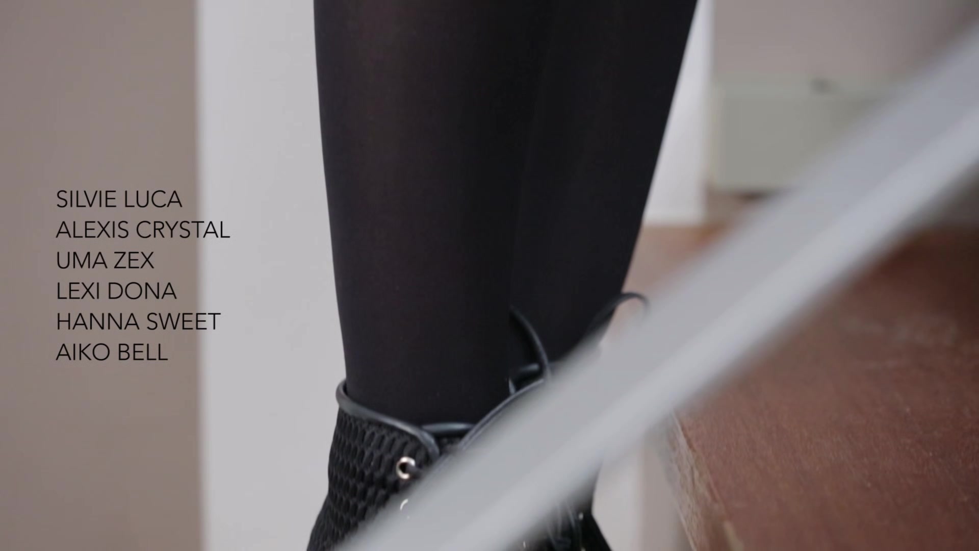 Sex Message III Scene 1 - Disclosure - Alexis Crystal & Silvie Luca - VivThomas