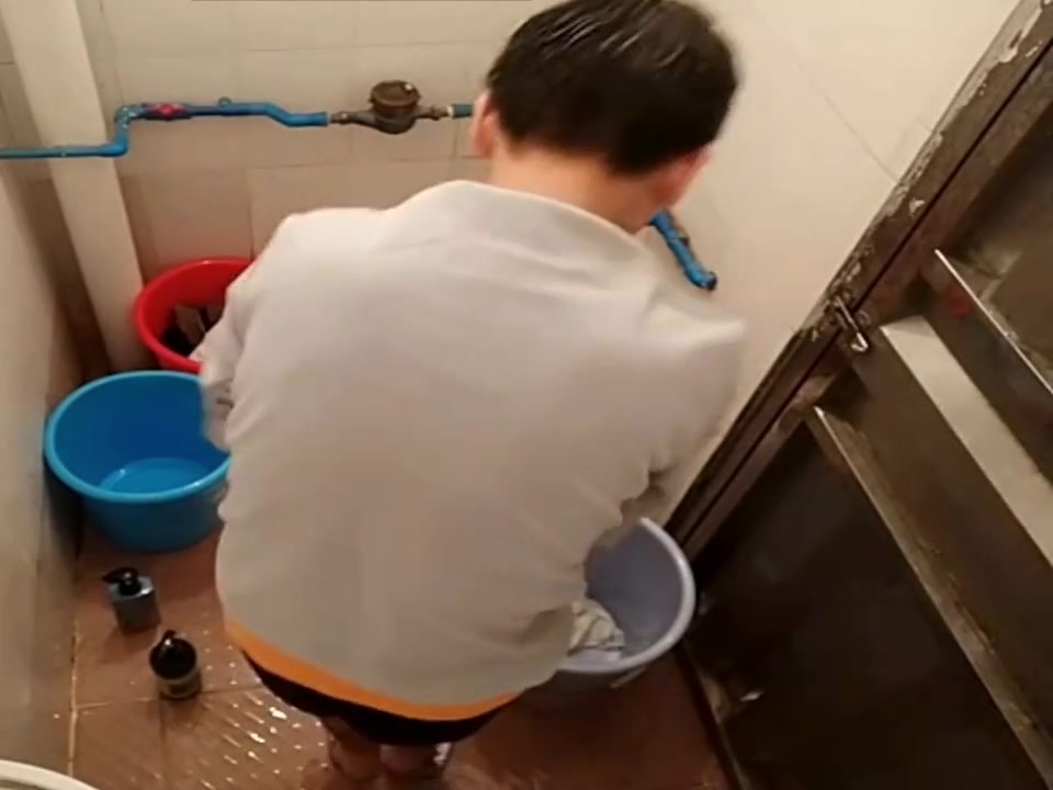 Classmate Bathing In School 15