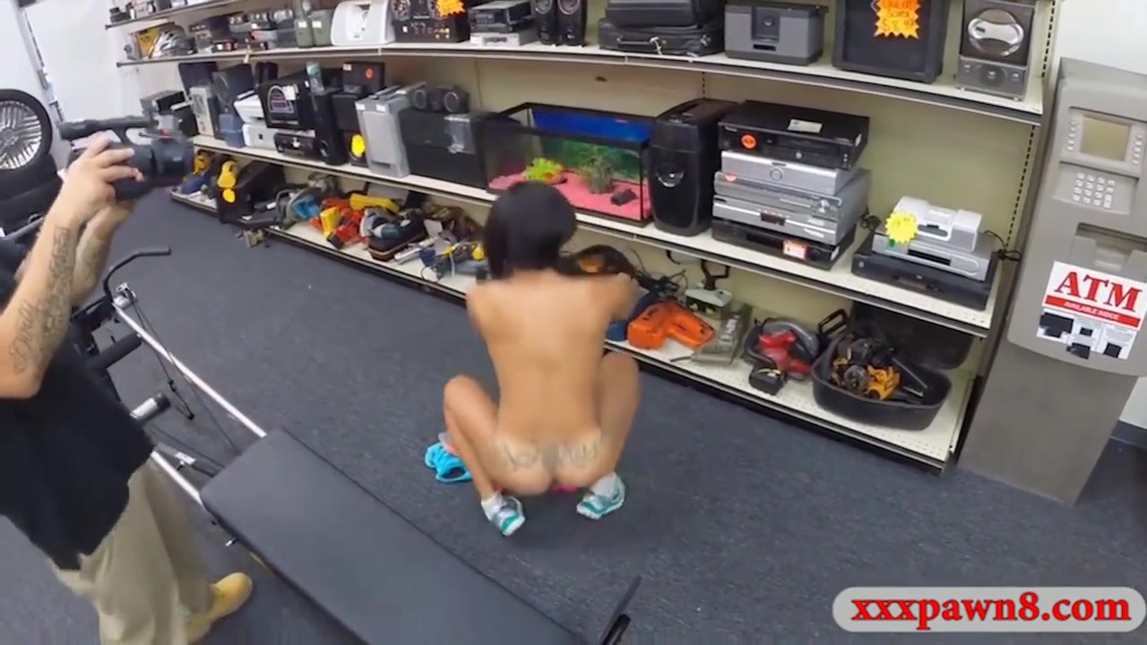 Ebony Woman Sucks Off And Screwed By Nasty Pawn Keeper