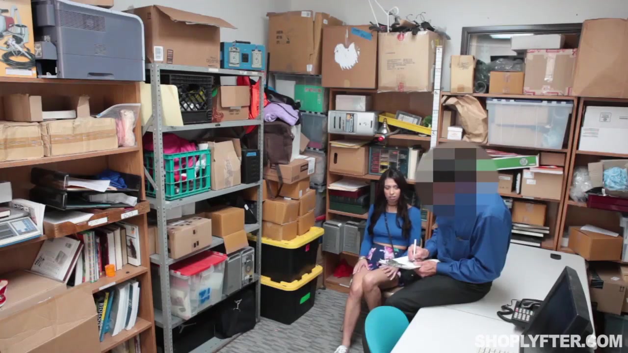 Bigtit Shop Chief Sucks And Fucks In The Back Room With Taylor May