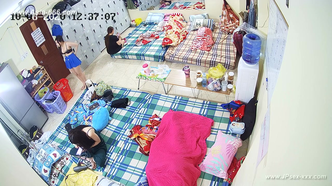 chinese girls dormitory.6
