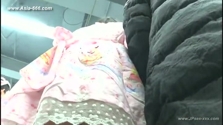 peeping chinese amateur upskirt.6