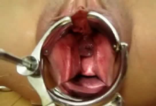 Cunt drilled with three fat dildos in real sex movie