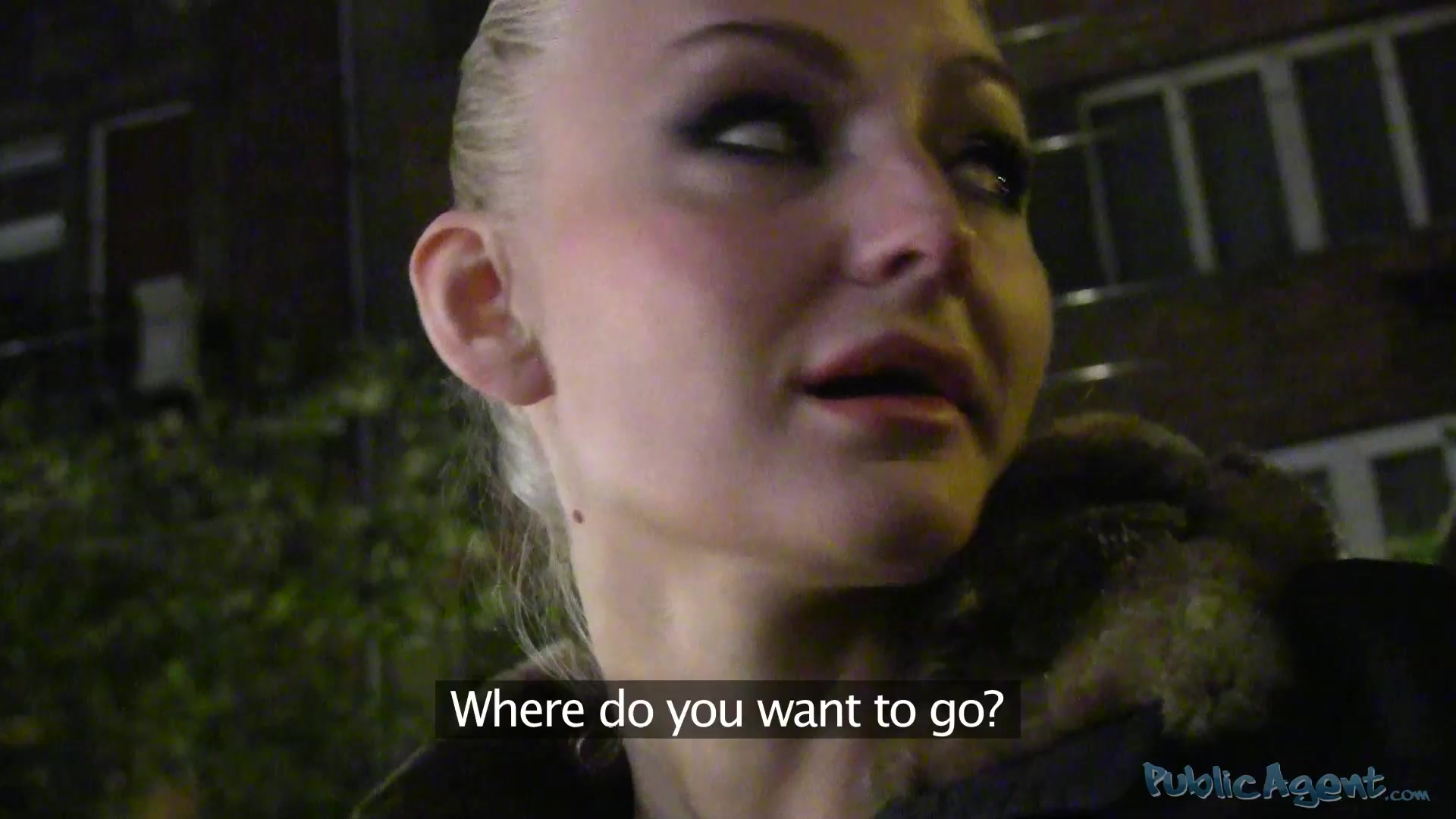 Tattooed blonde showed her amateur beauties in the night
