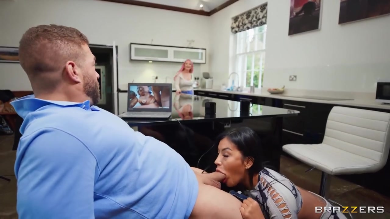 Waits For Her Gf To Leave So She Could Suck His Cock - Xander Corvus And Mariana Martix