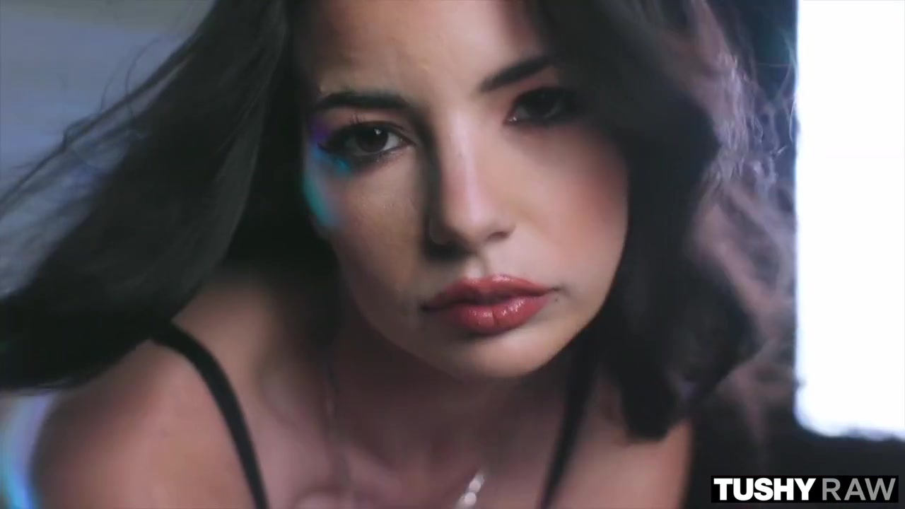 Little Hottie Has A Great Ass And An Even Greater Gape With Asteria Jade