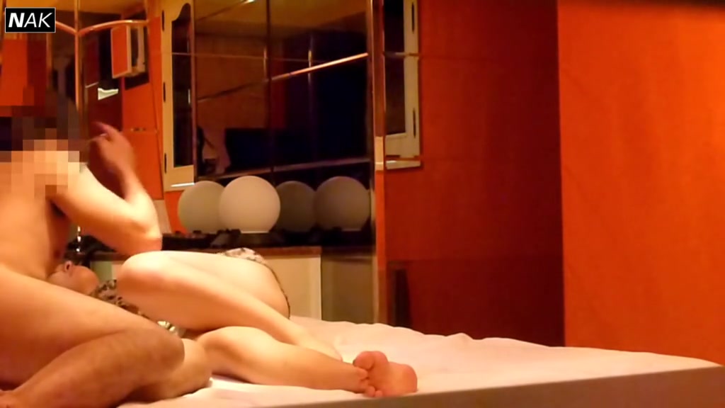 He is lucky to drill her twat before delicate massage