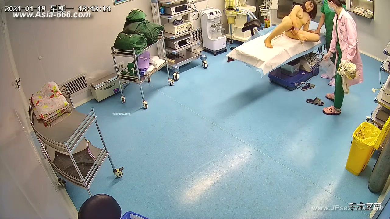 Peeping Hospital patient.8