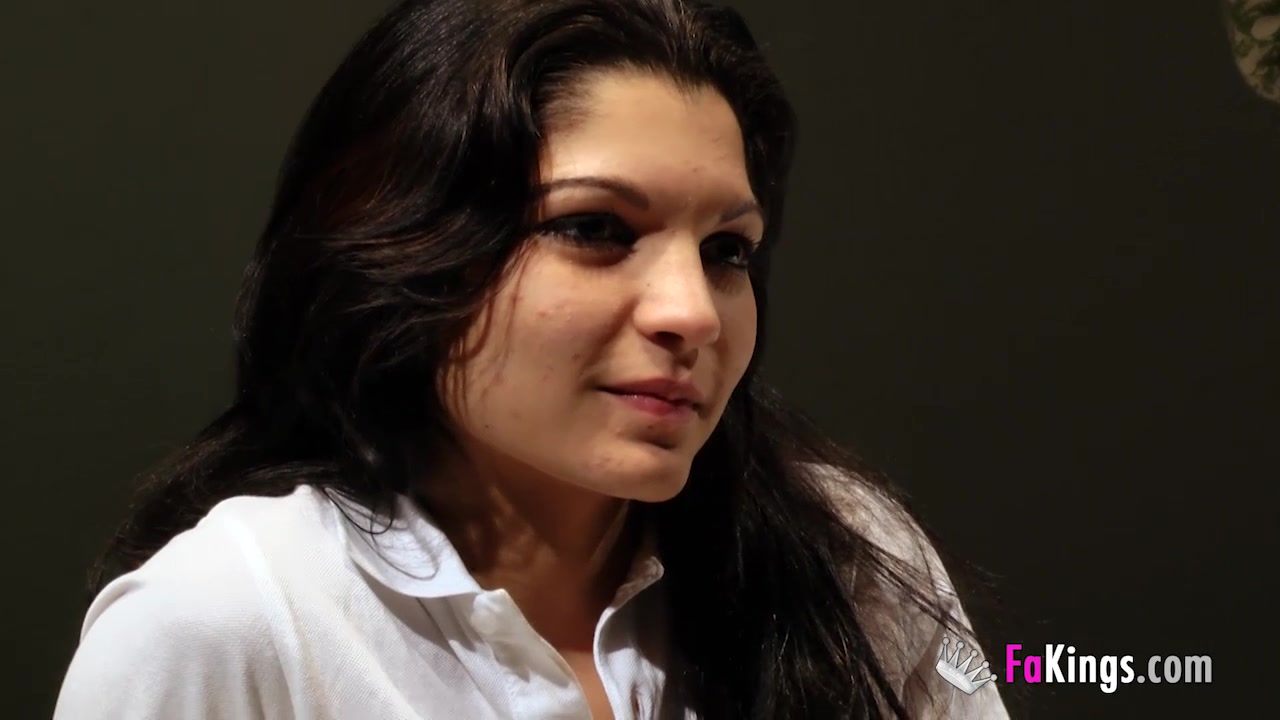 From the religious school to porn: Aroa is only 18