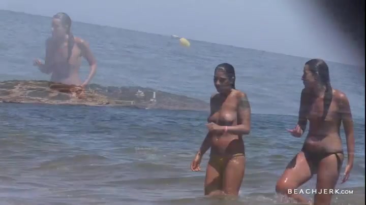 Lots of Beach Boobs - BeachJerk