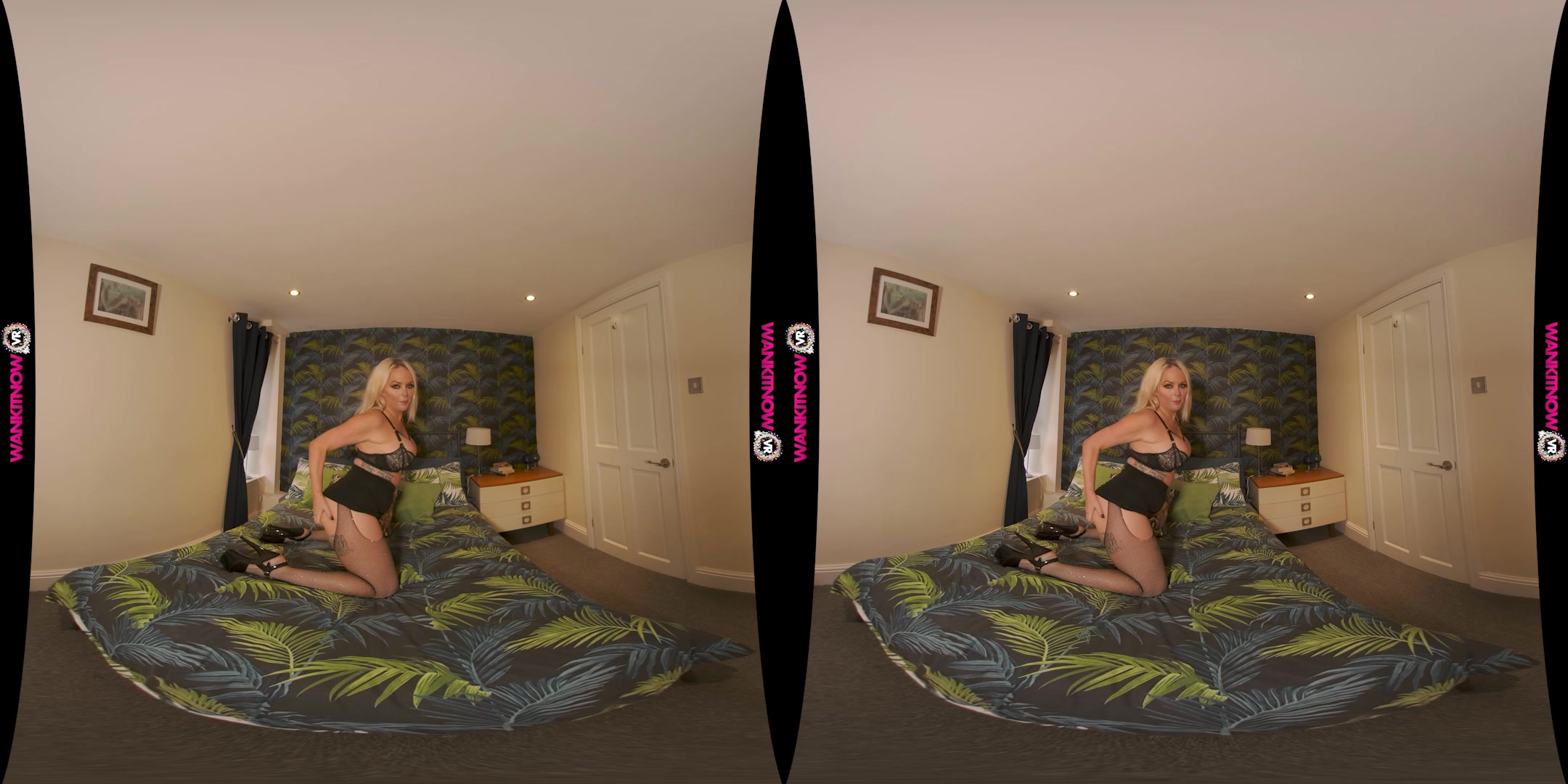 Come And Watch Me Play featuring Louise Lee - WankitNowVR