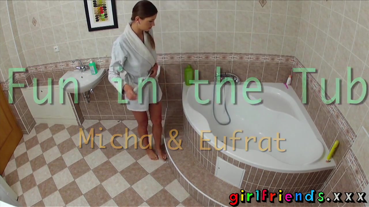 Girlfriends Hot babes wash each other before sex