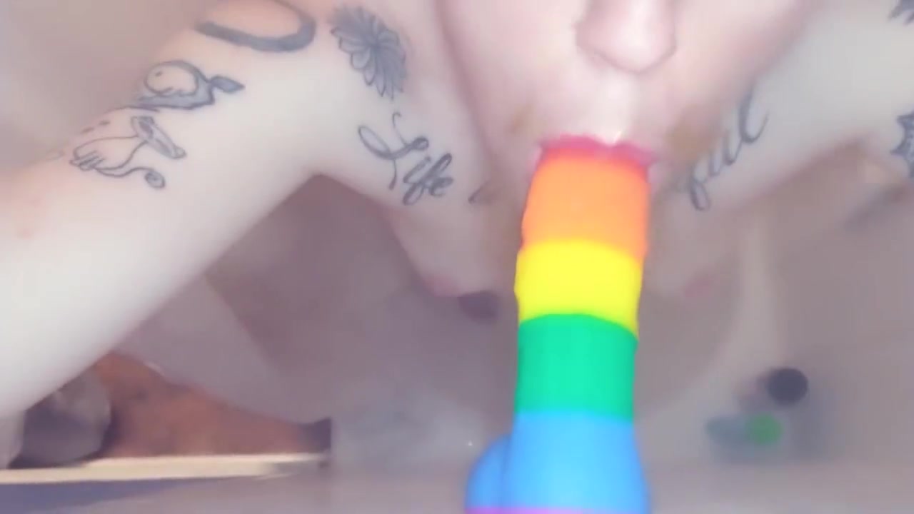 Queer Ftm Boy Does Bjs And Ass Bounce