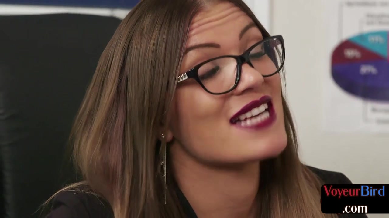 Bigtit british cfnm domme instructing guy in office to jerk