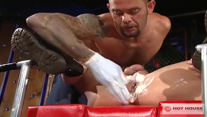 Rik Jammer In Plunging Deep Into Riks Loose, Open Flower