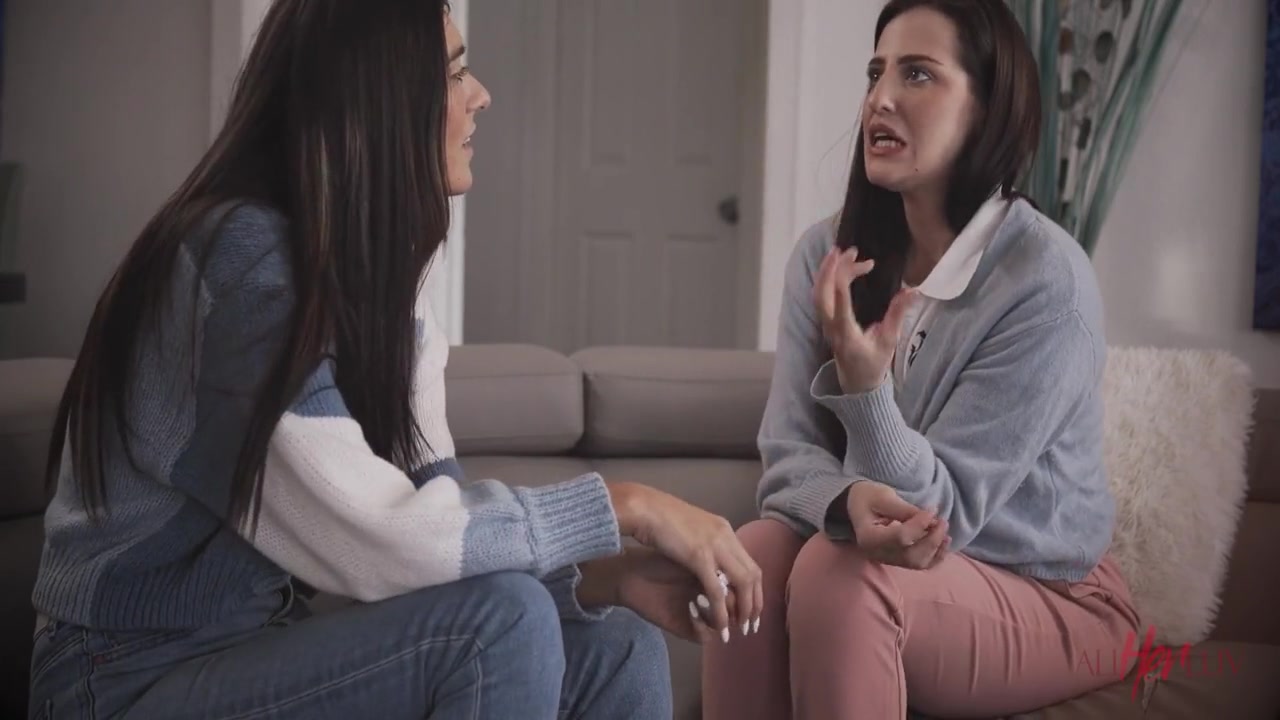 Aubry Babcock And Aubree Valentine In Looking For Conversations