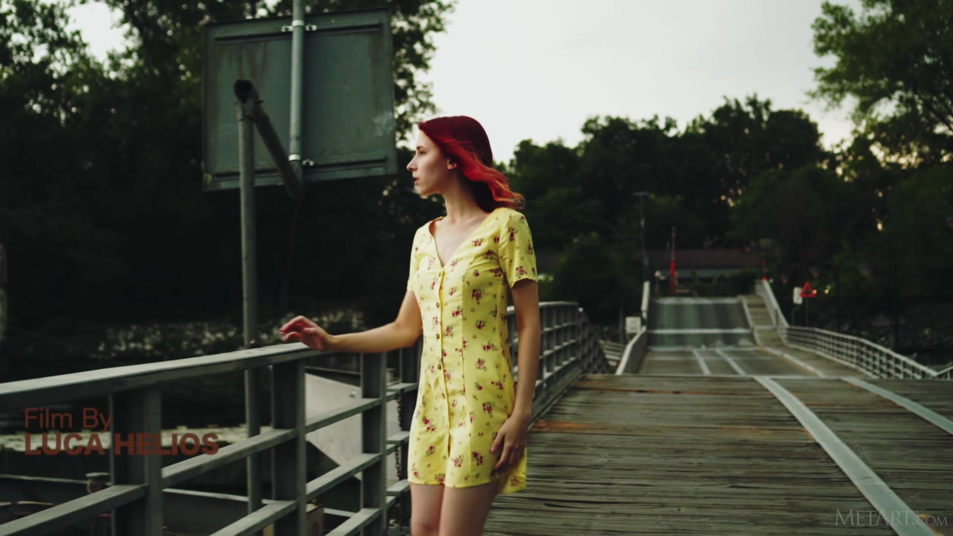 Teasing On The Bridge - Elin Flame - Met-Art
