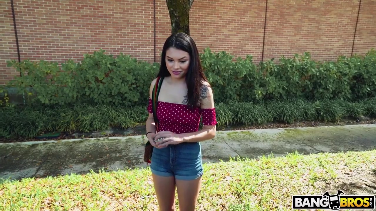 Reyna Delacruz - Cheating Girlfriend Fucks For Cash In 4k
