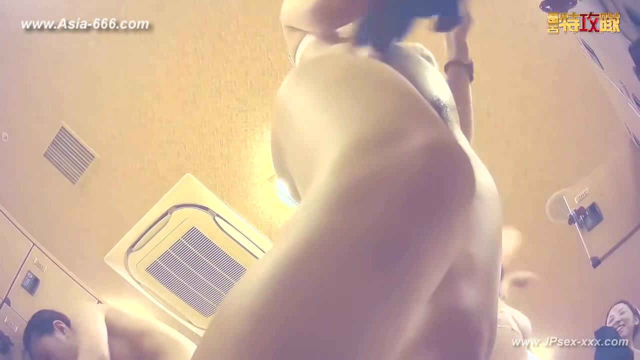japanese public bathroom changeroom.72